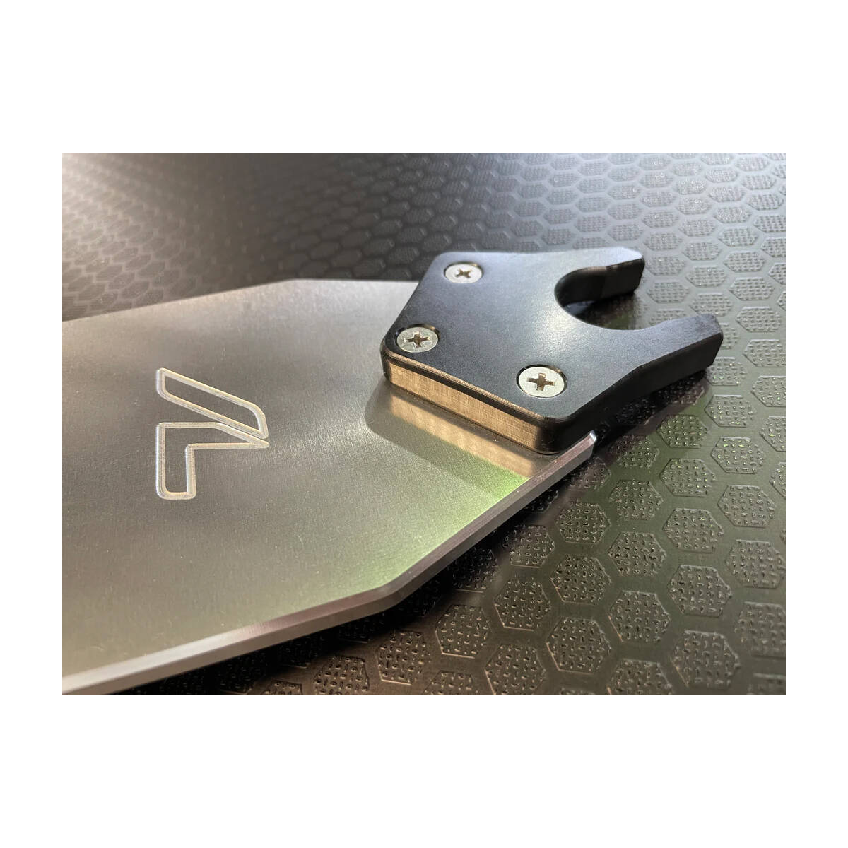 ArcLab 90 Degree Sport Track/T-Track Mounting Bracket - 9