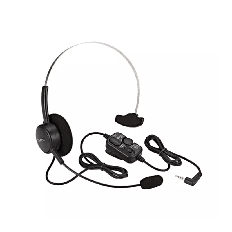 Yaesu FT-70D Bundle with ADMS-70D Software, SSM-17A Speaker Mic